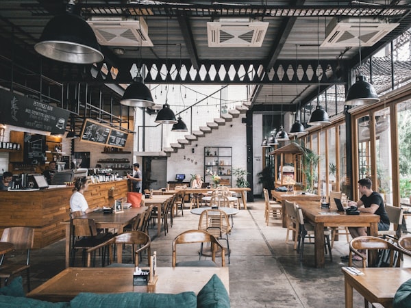 小店与社区：一杯咖啡之外的熟人社会